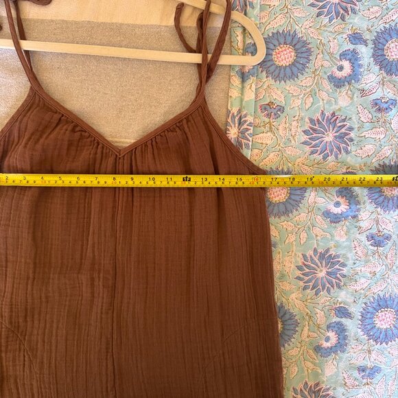 Old Navy Tie-Shoulder Cropped Crinkled Jumpsuit - Picture 7 of 9